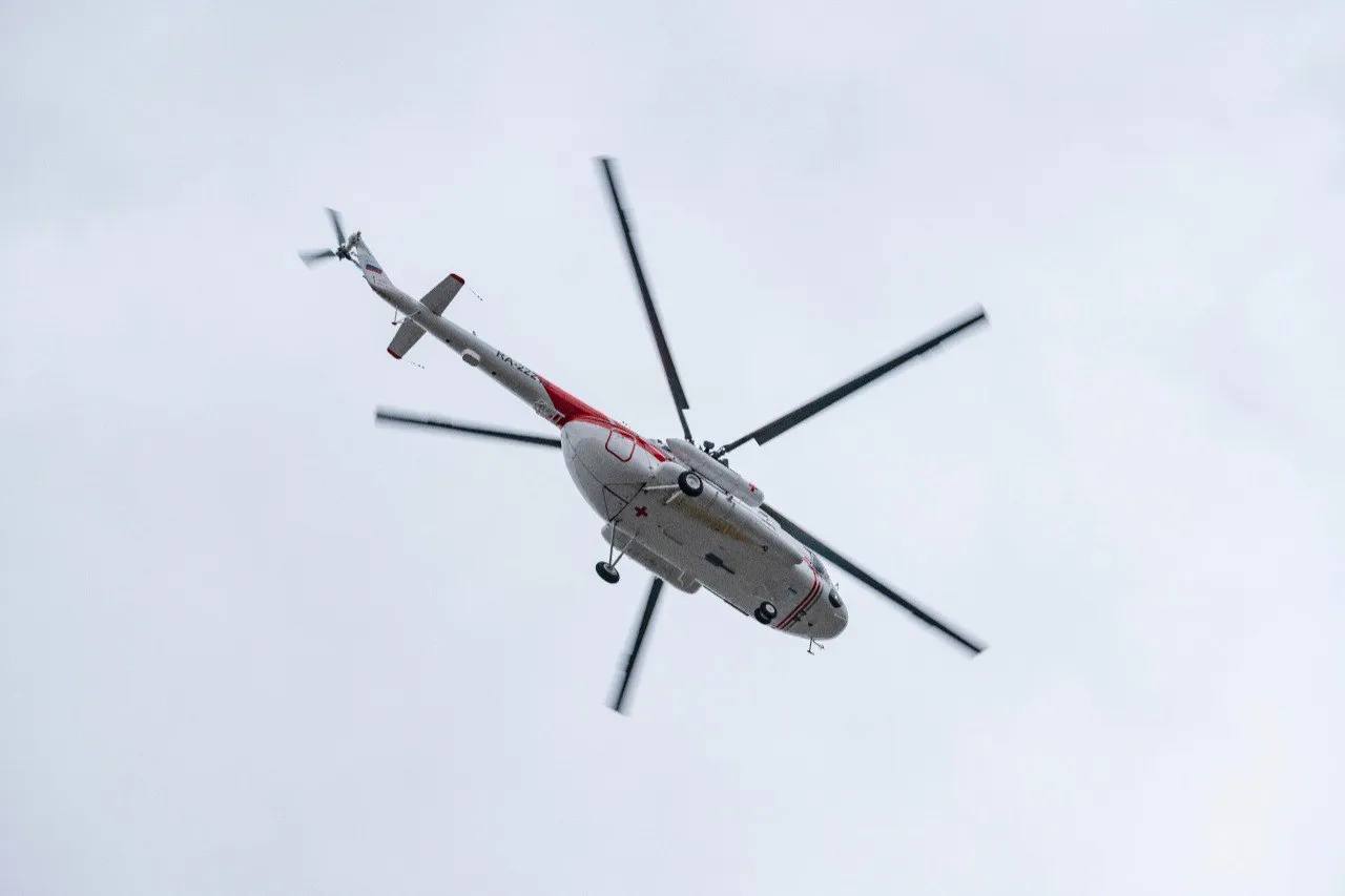 Вертолет МЧС ищет троих рыбаков в Авачинском заливе